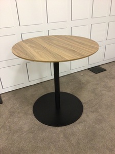 MAN-081-OK Round Table 800mm - Oak