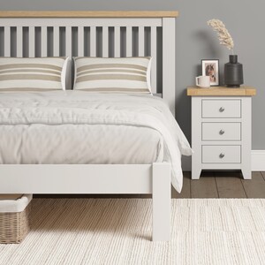 200-204-069 WINDSOR 5' LOW END BED - IVORY/OAK
