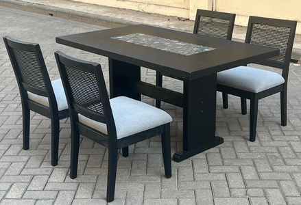 1191UM Geovanni Dining Table W/ Tile Insert