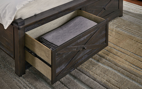 SUVCL5131 King Storage Bed with Footboard Bench