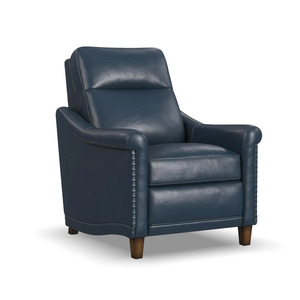 Traditional power recliner with headrest leather Walla Walla furniture store