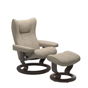1054015 Wing Small Classic Chair & Ottoman