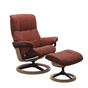 1059315 Mayfair Small Signature Chair & Ottoman