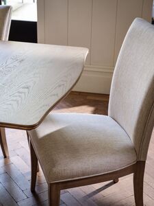 Willis & Gambier Toulon Extending Dining Table