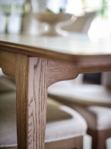 Willis & Gambier Toulon Extending Dining Table